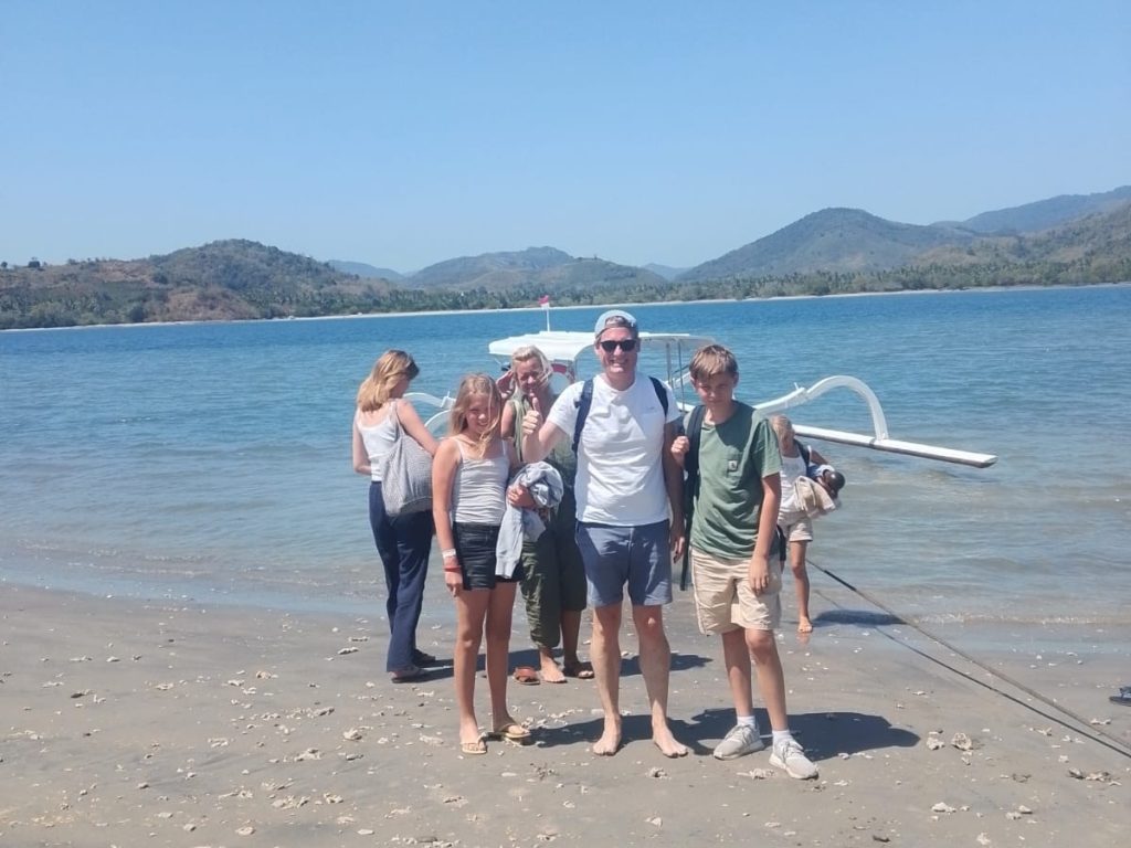 3:4Beach